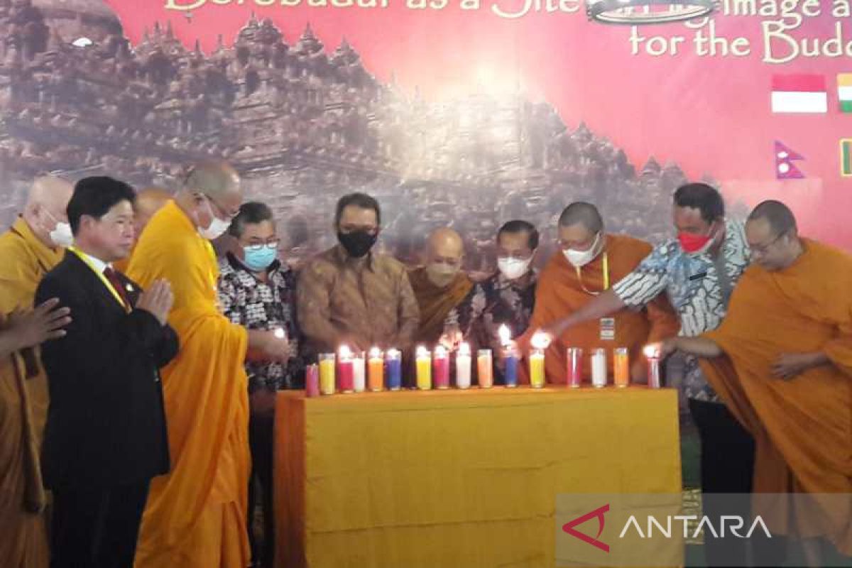 Kegiatan keagamaan di Borobudur jadi daya tarik umat Buddha dunia