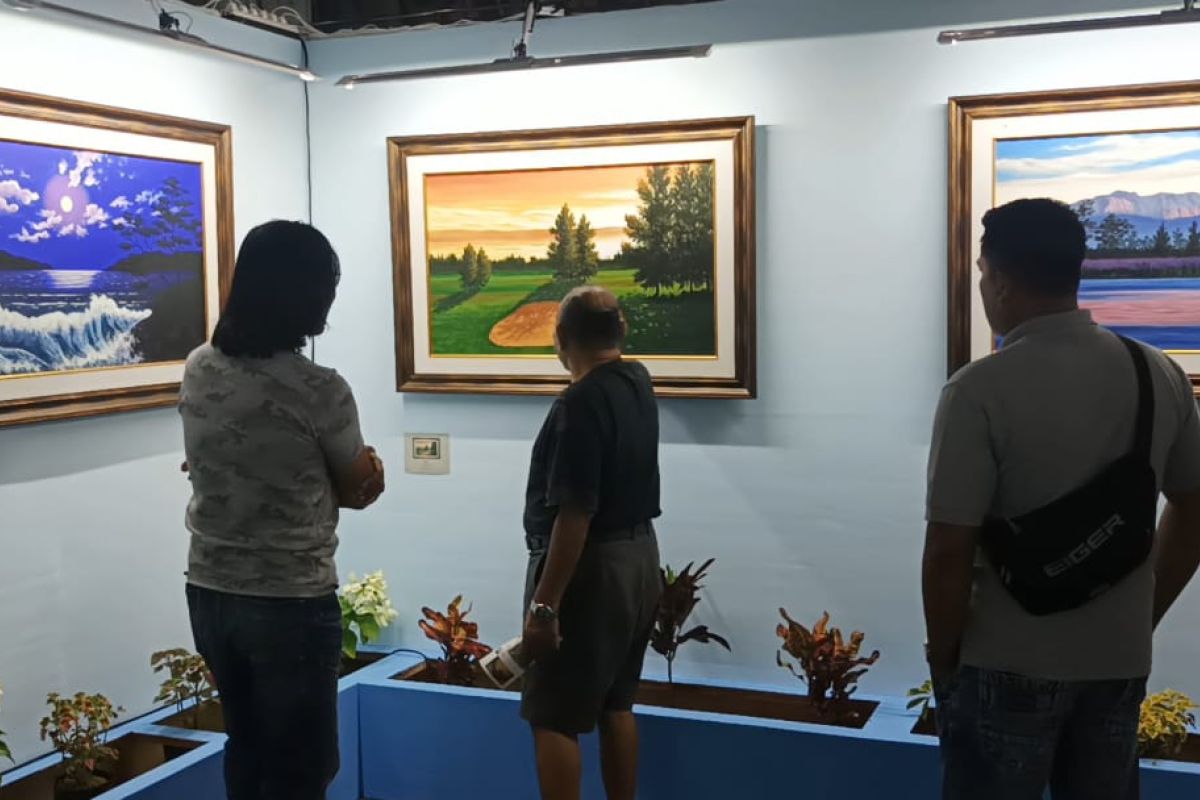 Sebanyak 17 lukisan karya SBY jadi perhatian pengunjung PSLI 2022