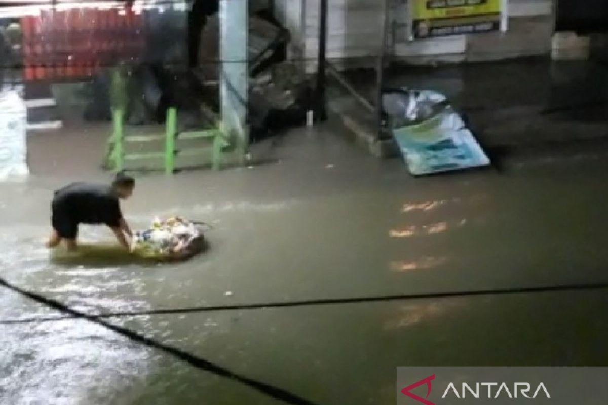 Hujan deras belum berhenti, enam desa di Deliserdang terendam banjir