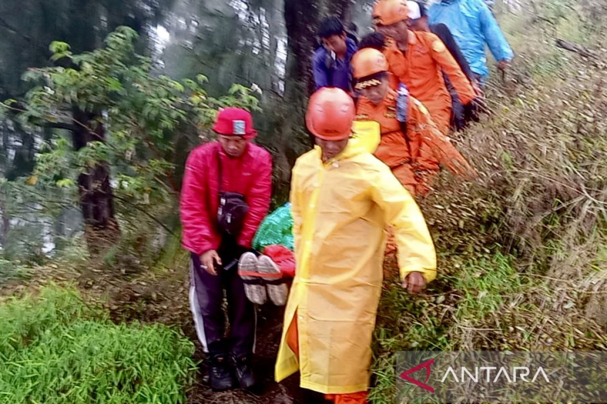 Tim SAR cari 151 orang yang dilaporkan hilang pascagempa Cianjur