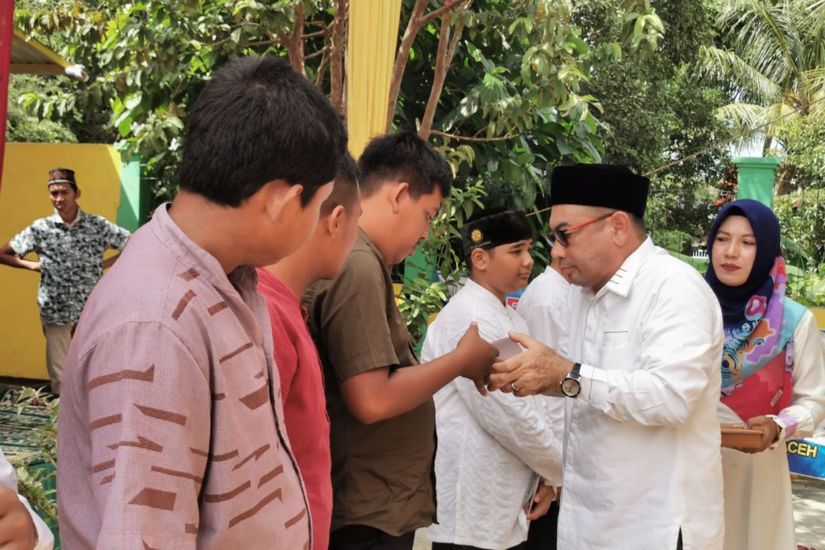 HT Ibrahim peringati maulid nabi dan santuni difabel di YPAC Aceh