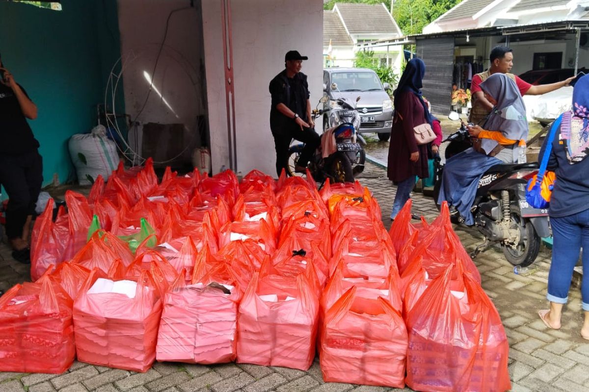 Dinsos Makassar dirikan dapur umum di lokasi pengungsian korban banjir