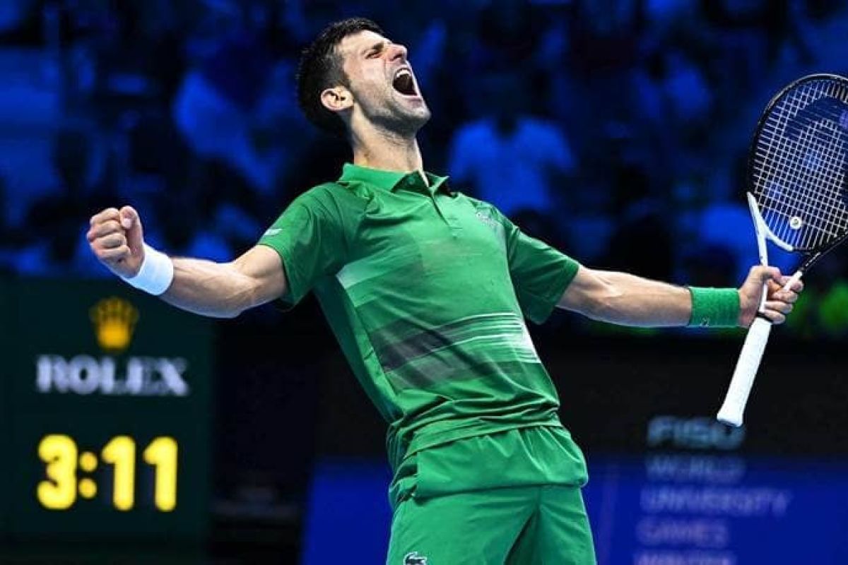 Novak Djokovic kalahkan Medvedev untuk sapu bersih babak penyisihan ATP Finals