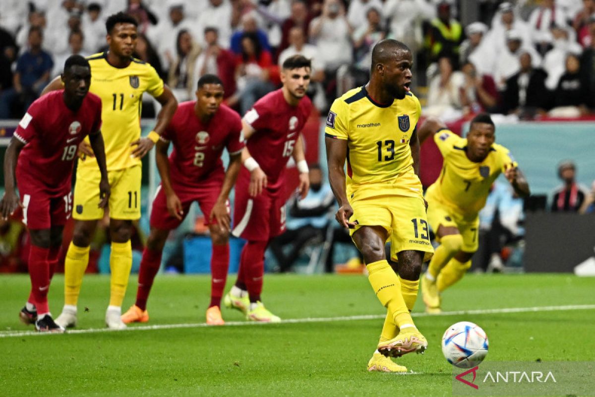 Qatar tuan rumah Piala Dunia pertama yang kalah dalam laga perdana