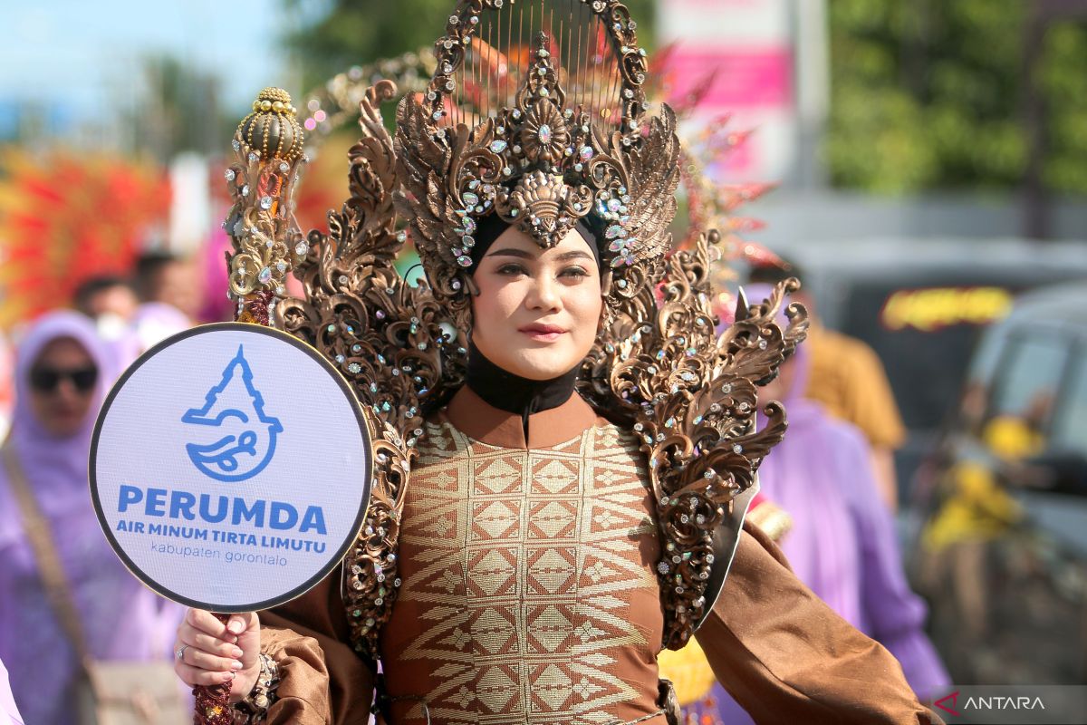 Karnaval Multi Etnis ramaikan Festival Danau Limboto