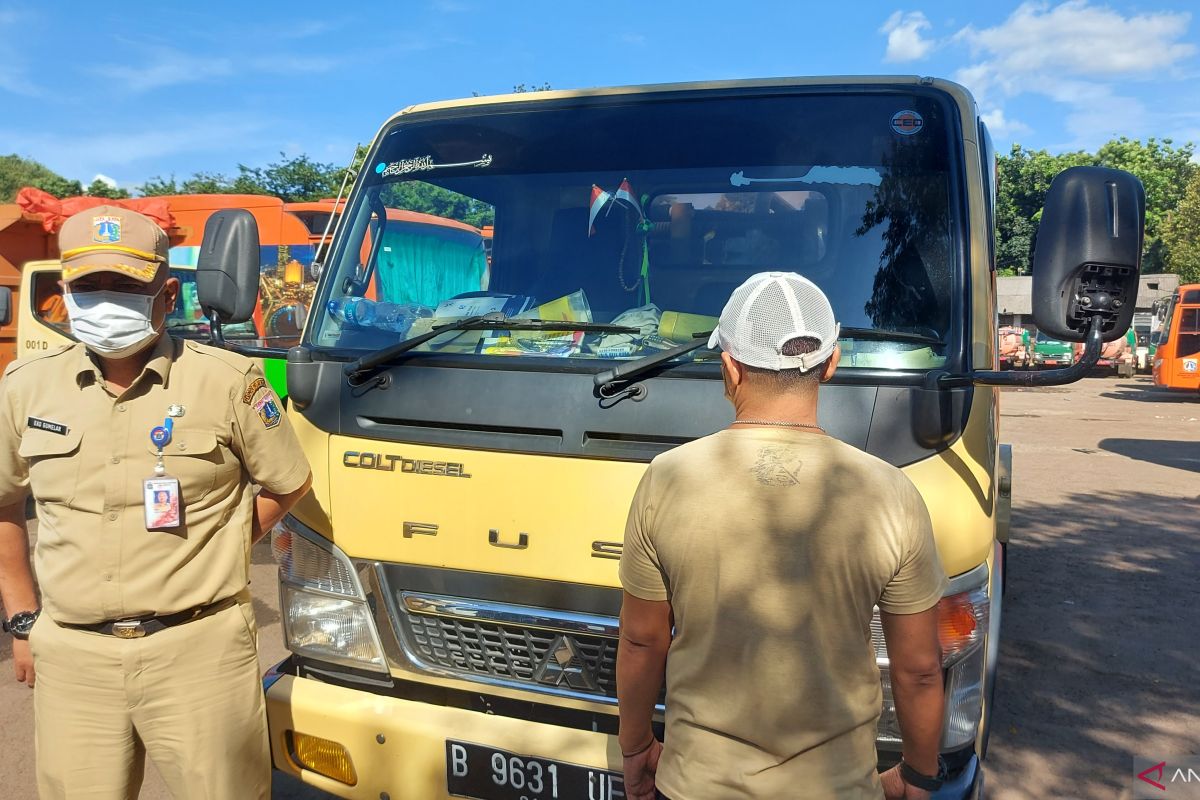 Pengemudi truk pembuang tinja di Cawang ditangkap