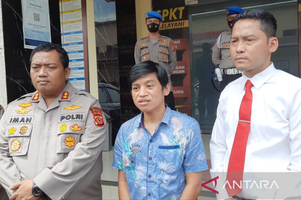 Warga Bogor pura-pura meninggal minta maaf di kantor polisi