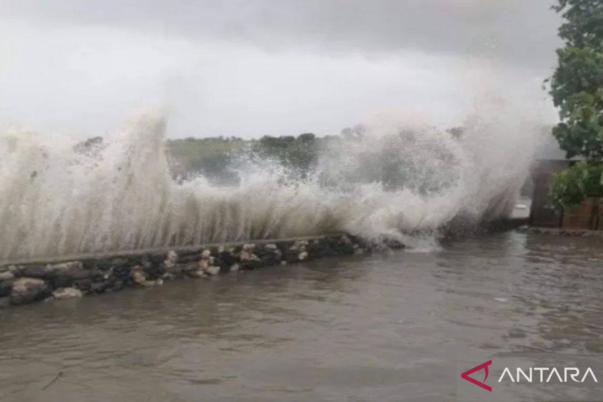 Waspadai potensi banjir rob di pesisir Flores dan Sumba