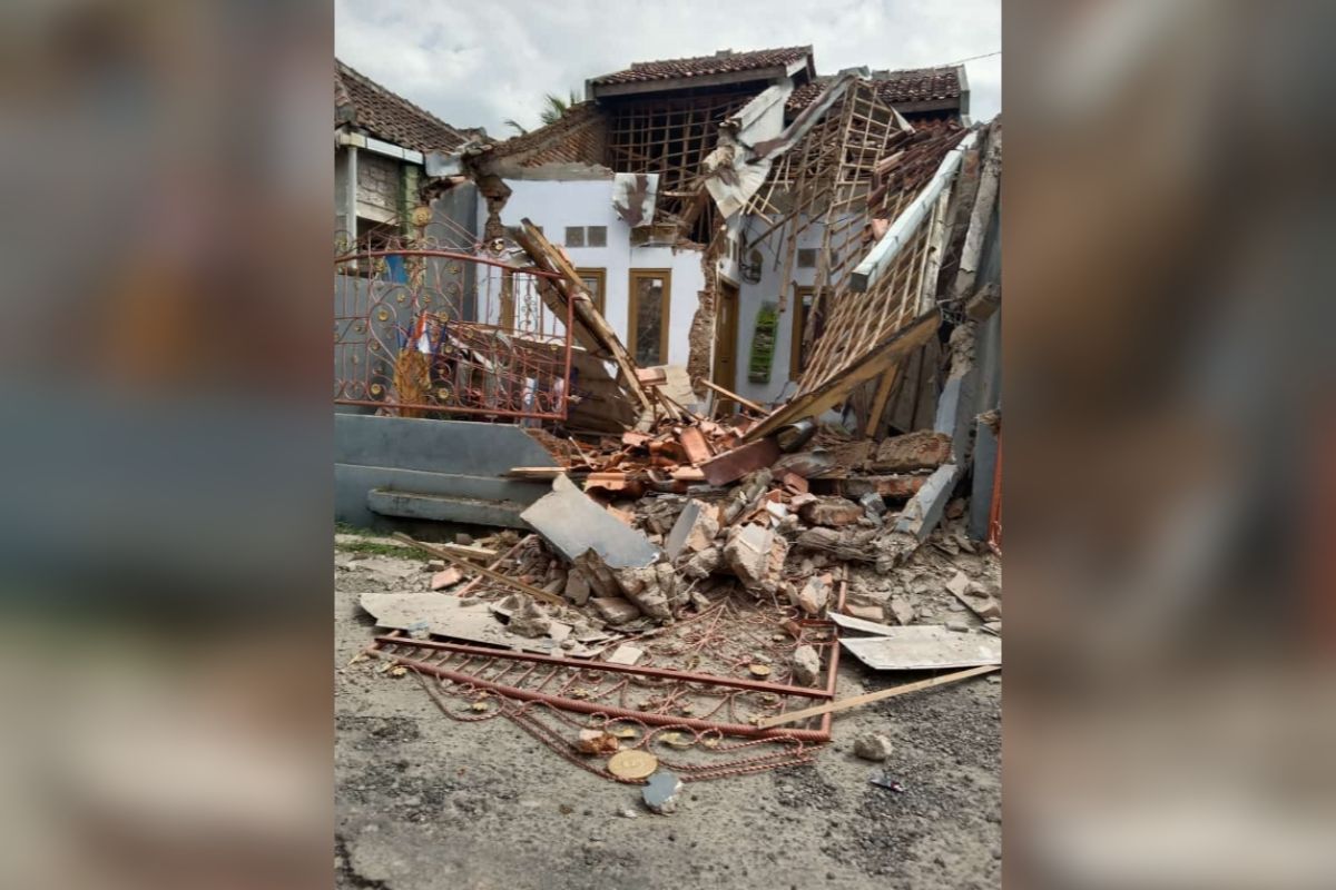 Rumah dan bangunan di Cianjur rusak akibat gempa