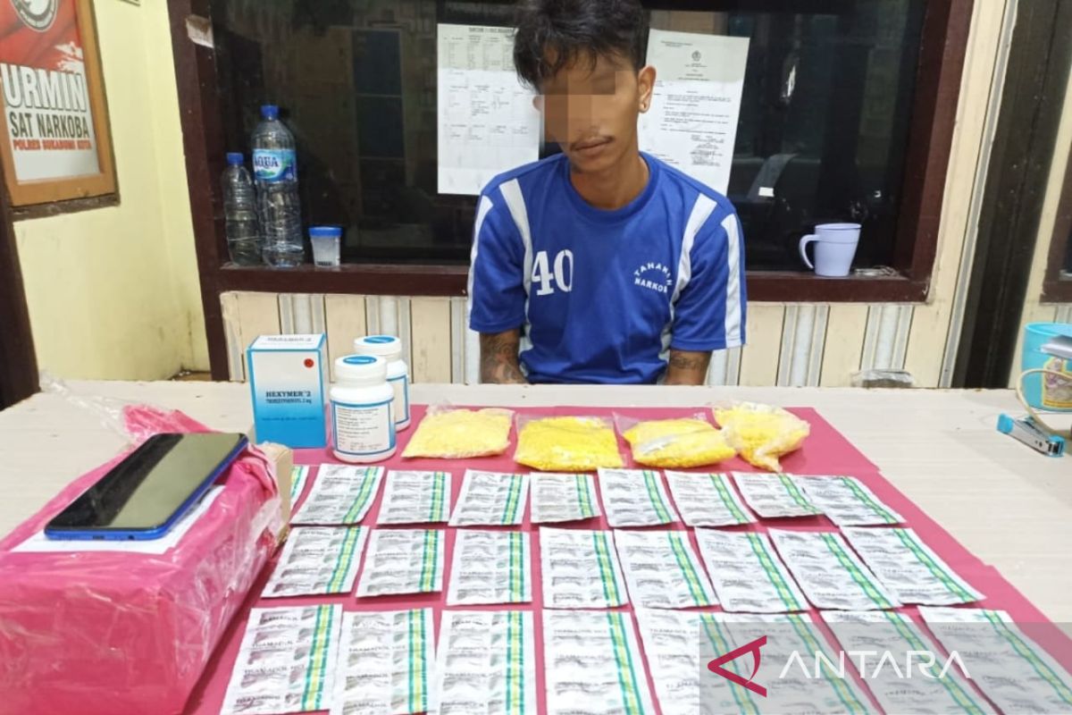 Polisi tangkap dua pemuda edarkan ribuan butir obat keras ilegal di Sukabumi