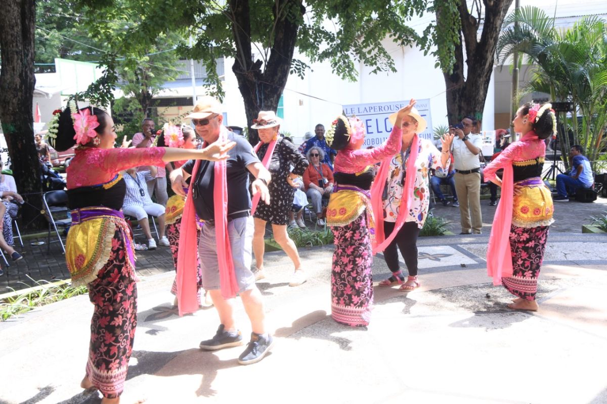 Wisman dari kapal pesiar Prancis kunjungi Kota Probolinggo