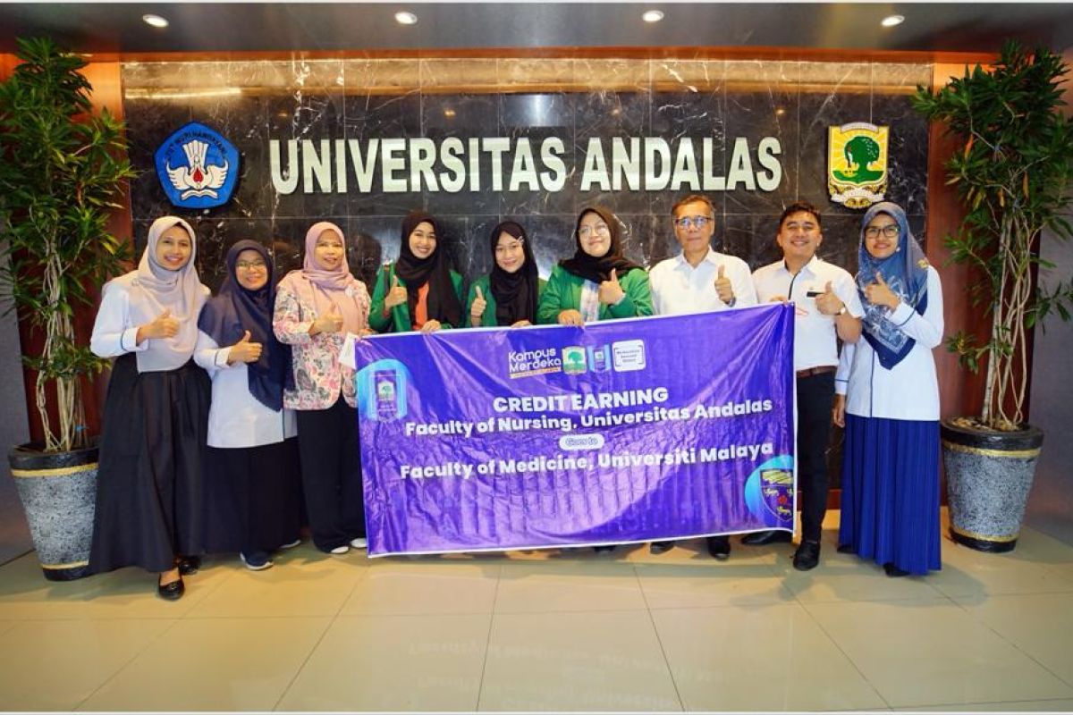 Tiga mahasiswa Keperawatan Unand ikuti pertukaran pelajar di Malaysia
