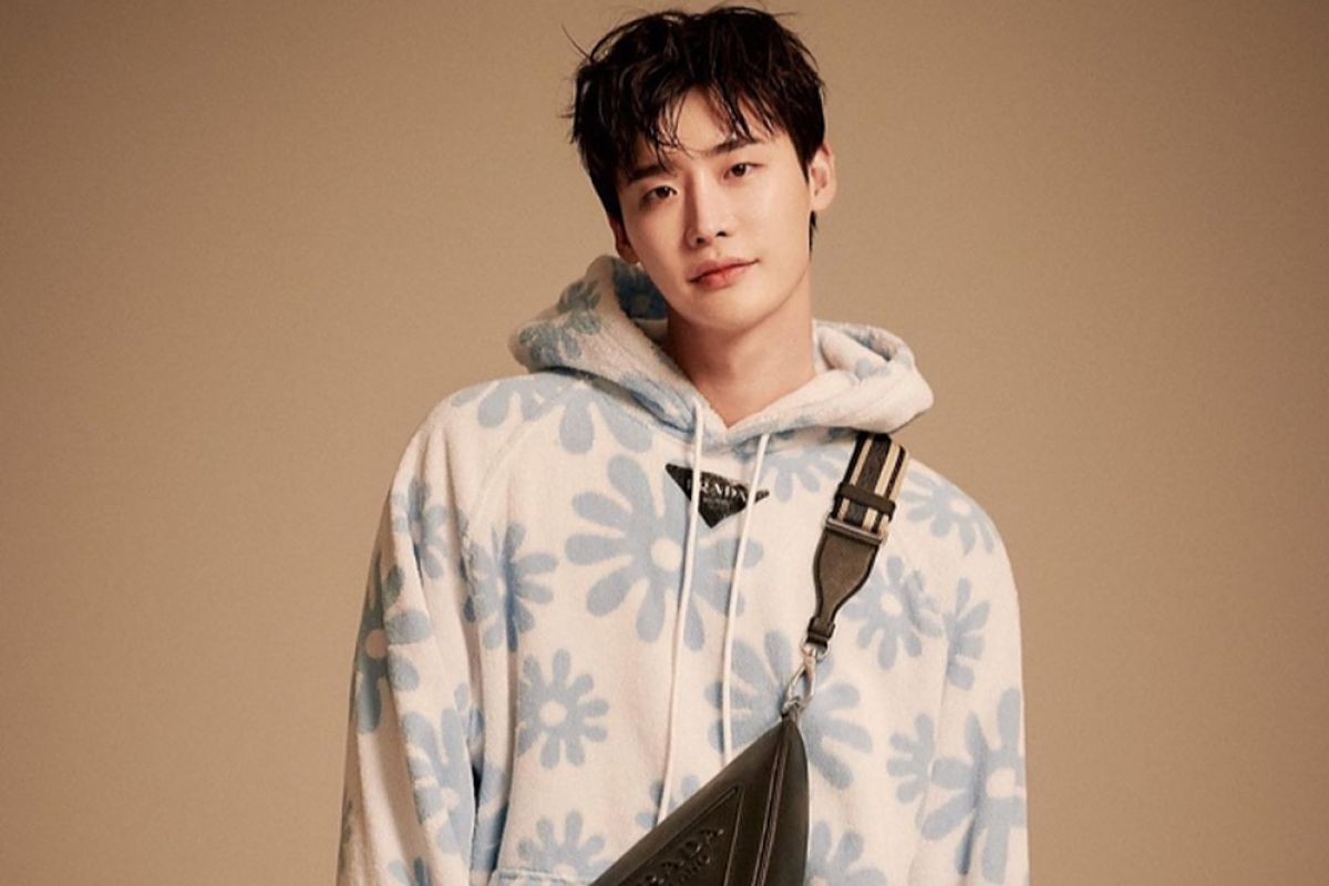 Lee Jong Suk positif COVID-19