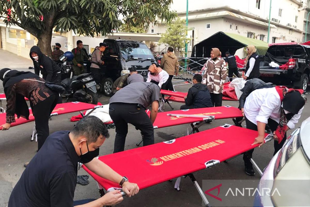 Mensos siapkan tenda istirahat ribuan korban gempa Cianjur