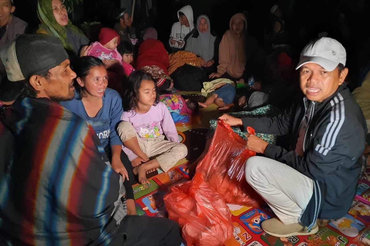 Dedi Mulyadi susuri lokasi terpencil yang terdampak gempa di Cianjur