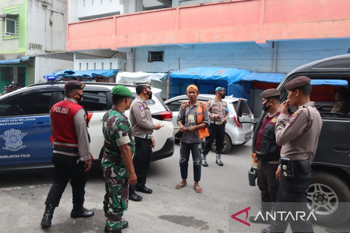 Jaga kondusifitas, Polri dan TNI lakukan patroli di kota Kisaran
