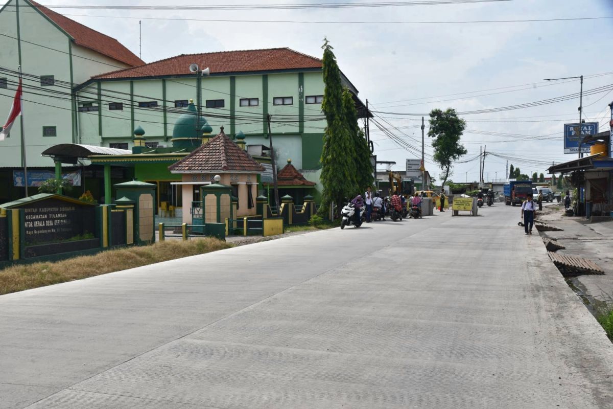 Pemkab Sidoarjo masifkan program betonisasi jalan