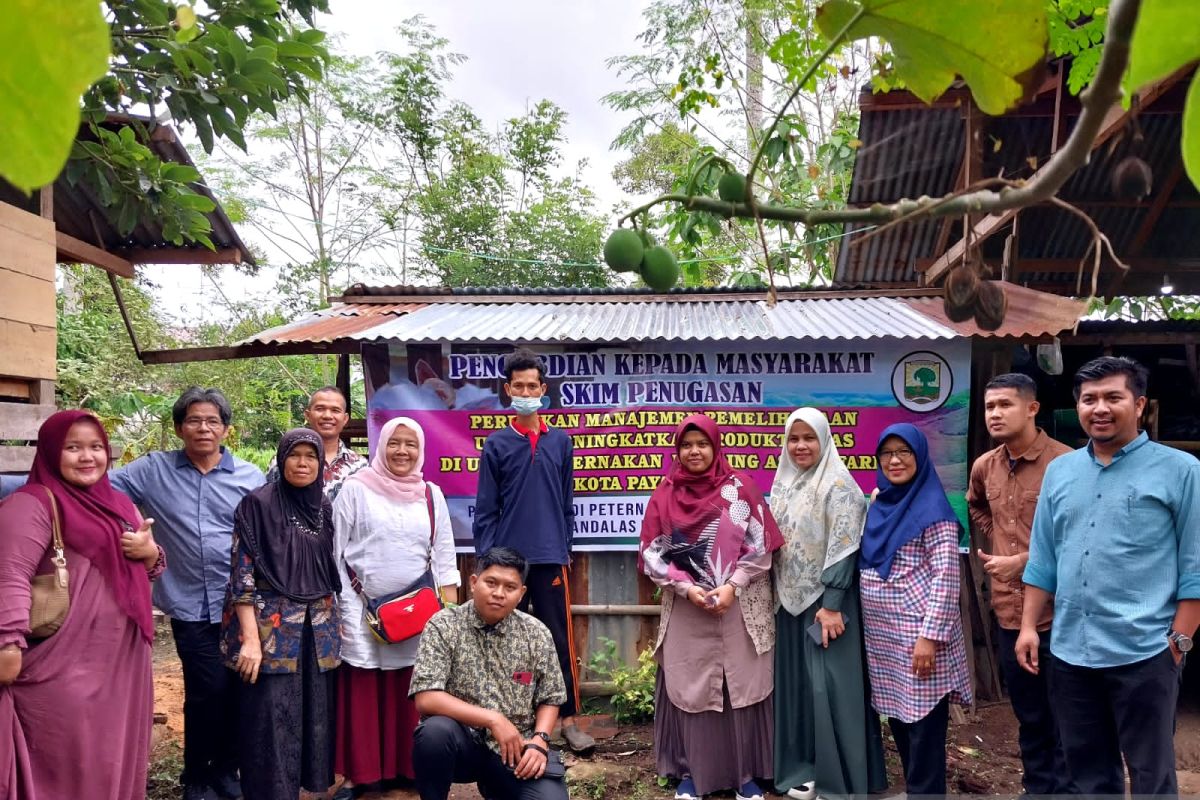 Pengabdian Masyarakat Prodi Ilmu Peternakan Payakumbuh Fakultas Peternakan Unand, Penyuluhan Pentingnya Mineral Bagi Ternak Kambing Perah