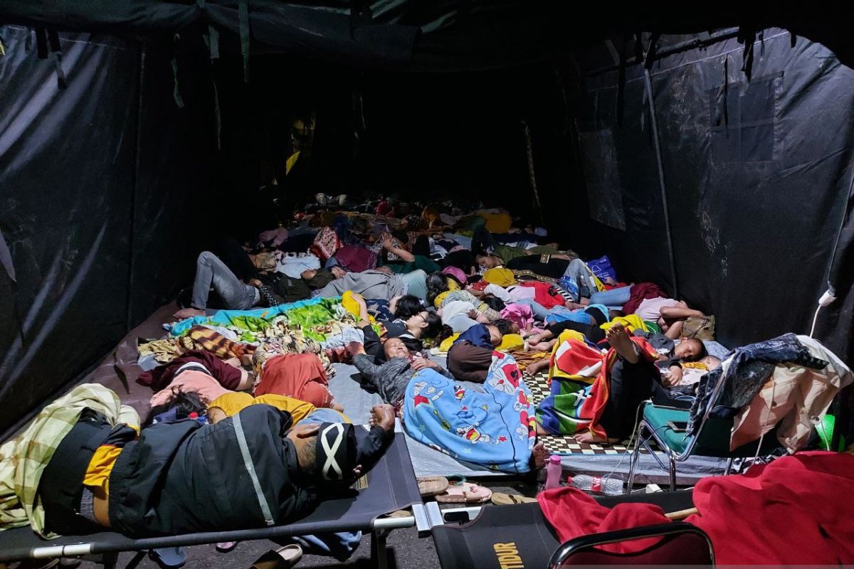 Mako Polres Cianjur jadi tempat pengungsian warga korban gempa
