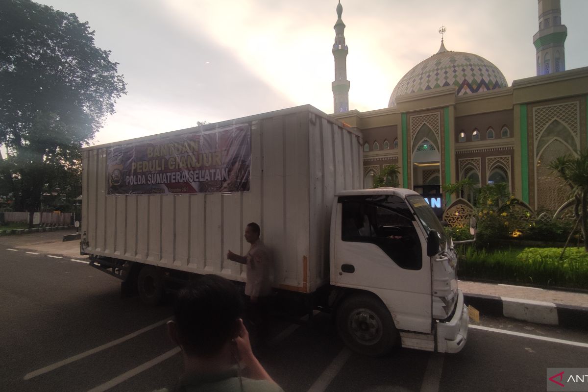 Polda Sumsel salurkan bantuan logistik korban bencana Cianjur