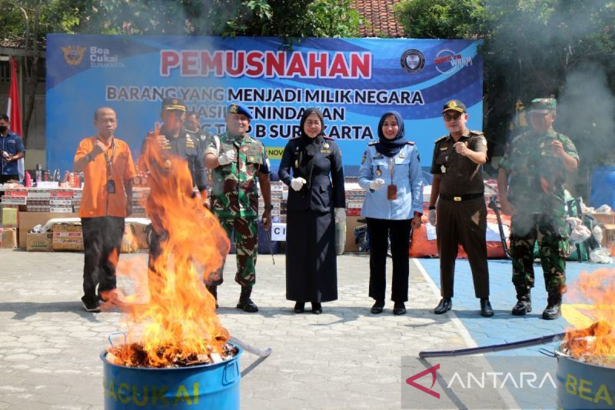 3,85 juta batang rokok ilegal dimusnahkan Bea Cukai Surakarta