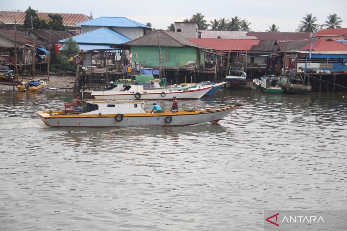 KSOP sediakan pelampung penyelamat  untuk nelayan