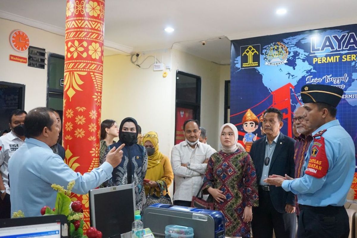 Kakanwil Kemenkumham Sumsel sambut kunjungan Komite I DPD RI di Kantor Imigrasi Palembang