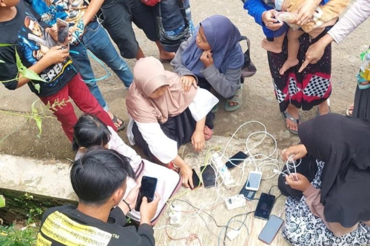 Operator sediakan layanan telepon gratis untuk korban gempa Cianjur Jawa Barat