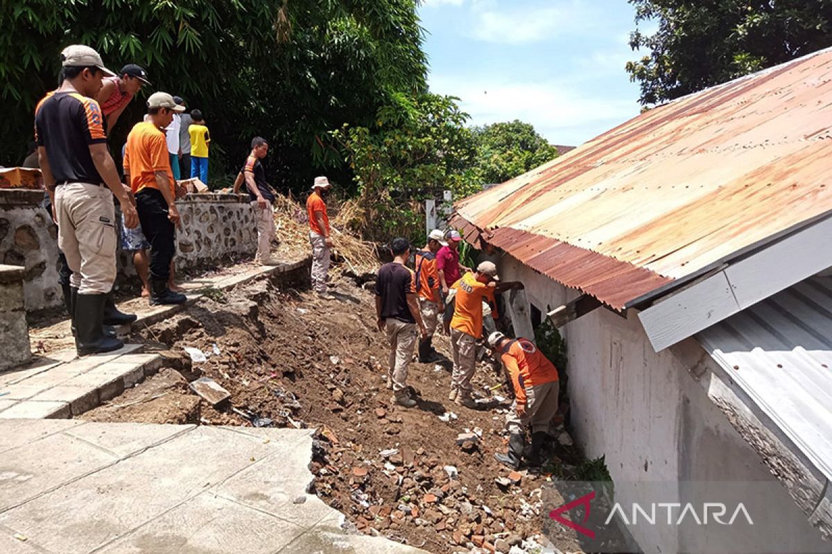 BPBD Mataram siapkan perbaikan tiga titik longsor