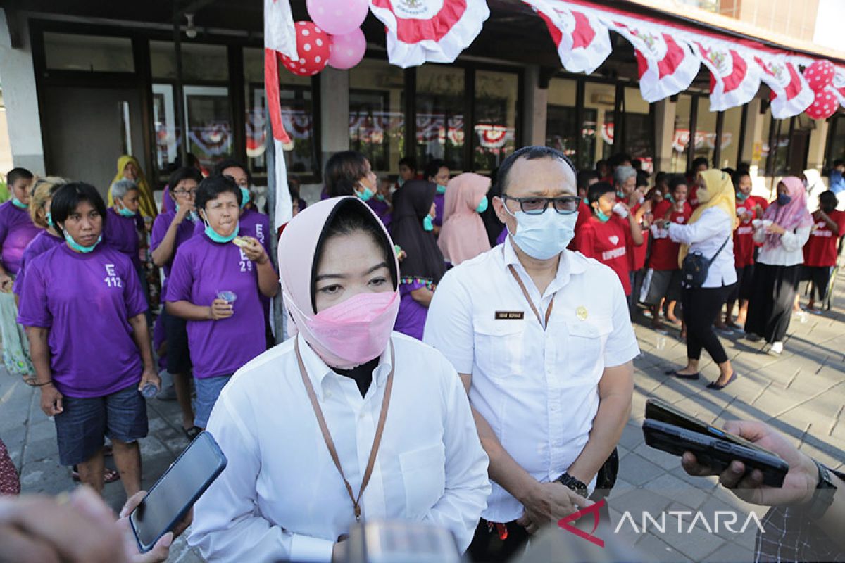 Puluhan anak serahkan orang tuanya ke Panti Griya Werdha Surabaya