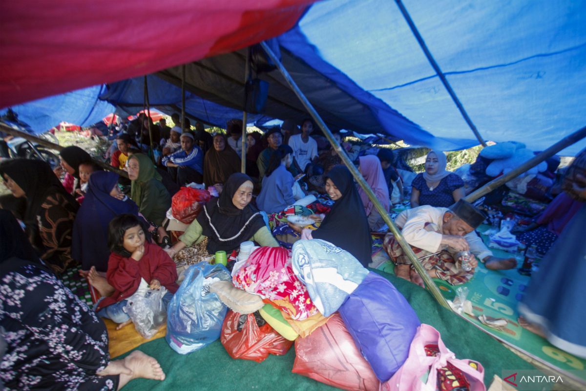 BNPB sarankan penyintas gempa Cianjur masuki pengungsian terpusat