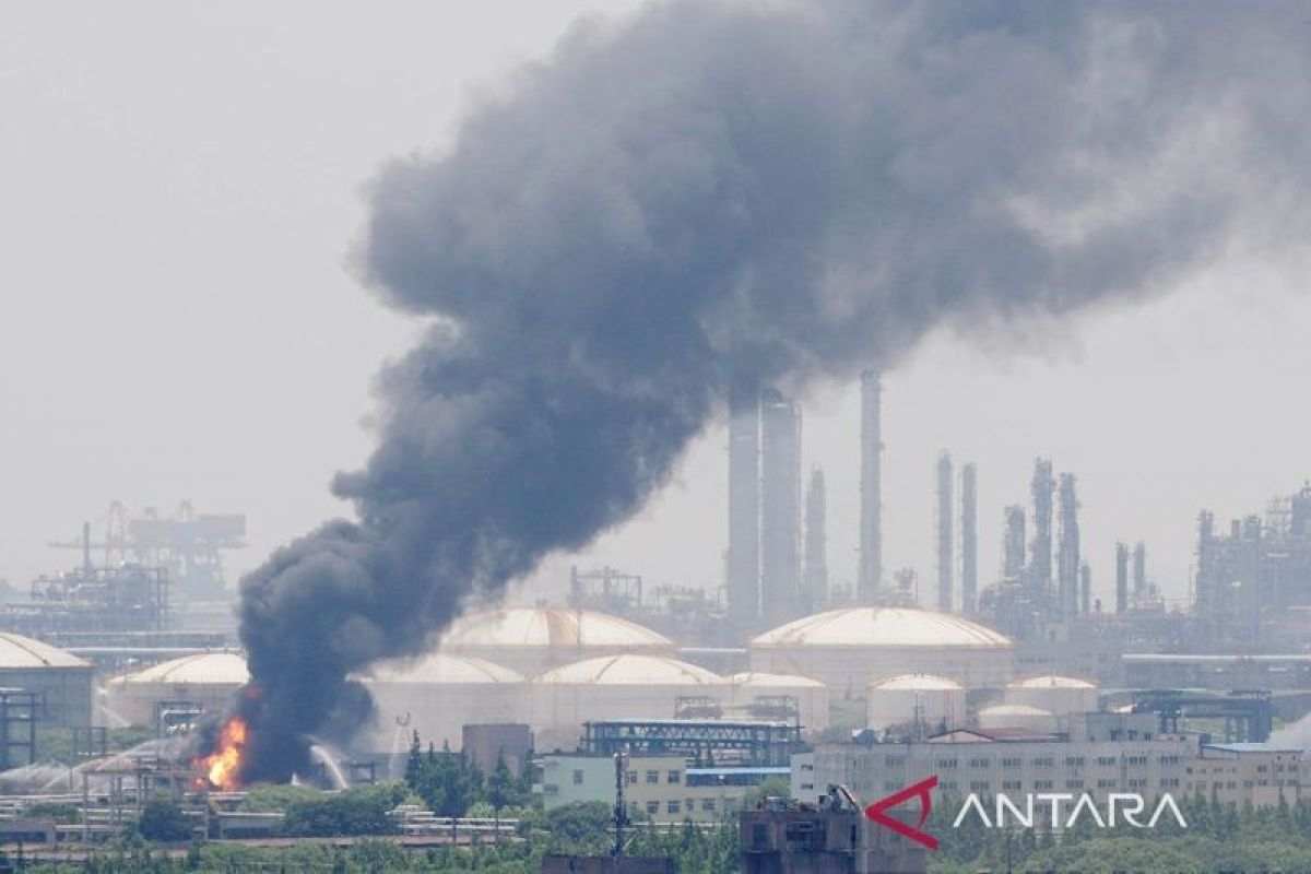 38 orang tewas akibat pabrik pakaian di Kota Anyang China terbakar