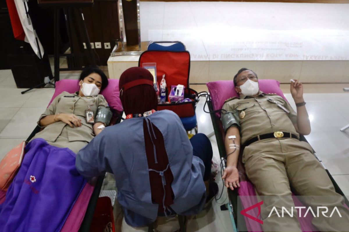 Pemkot Jakpus gelar donor darah sambut Hari Korpri ke-51