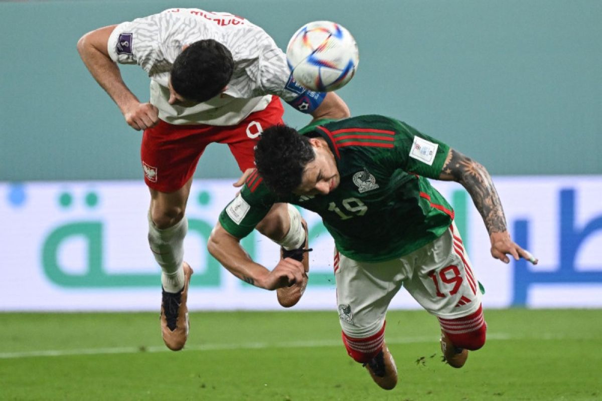 Lewandowski gagal penalti, Polandia bermain imbang 0-0 lawan Meksiko