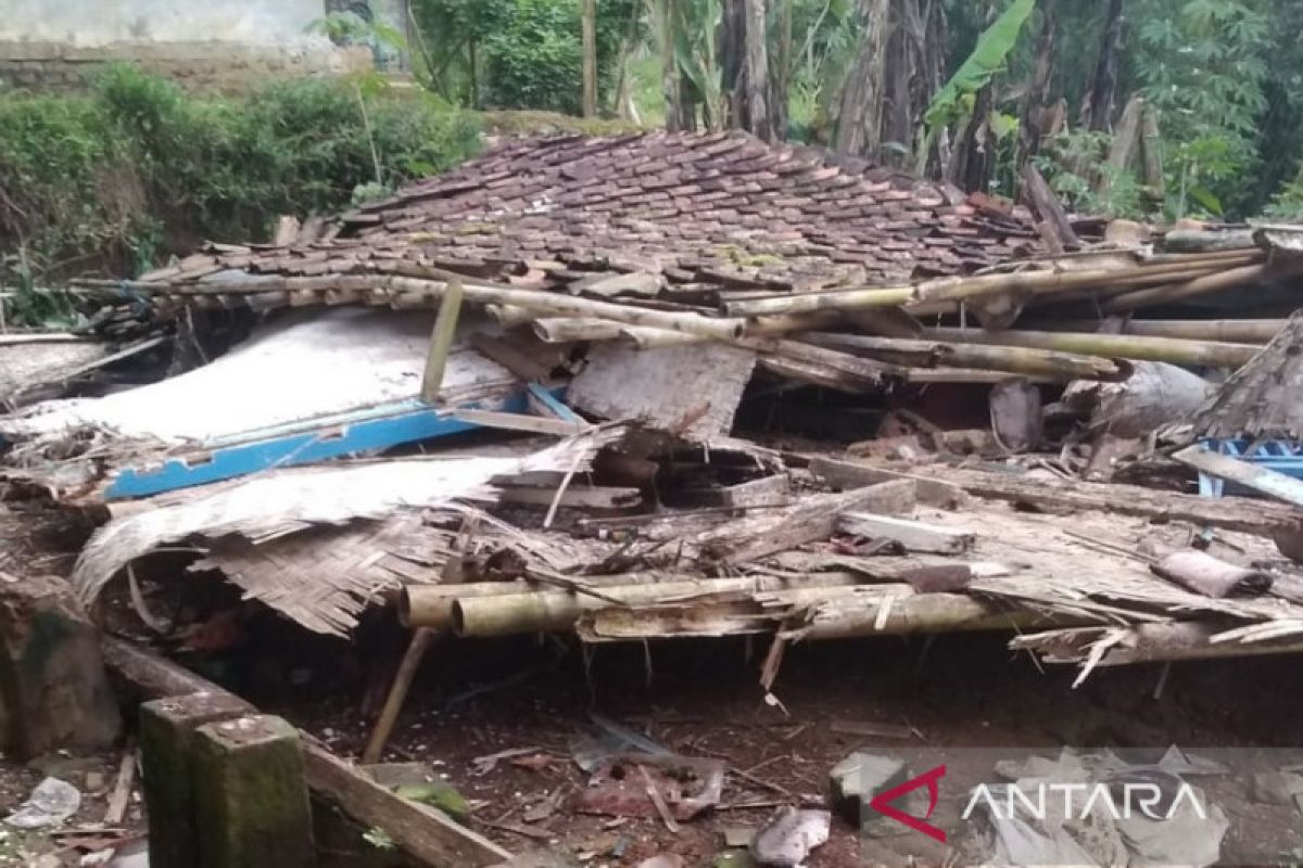 Gempa Cianjur akibatkan 956 rumah di Kabupaten Sukabumi rusak