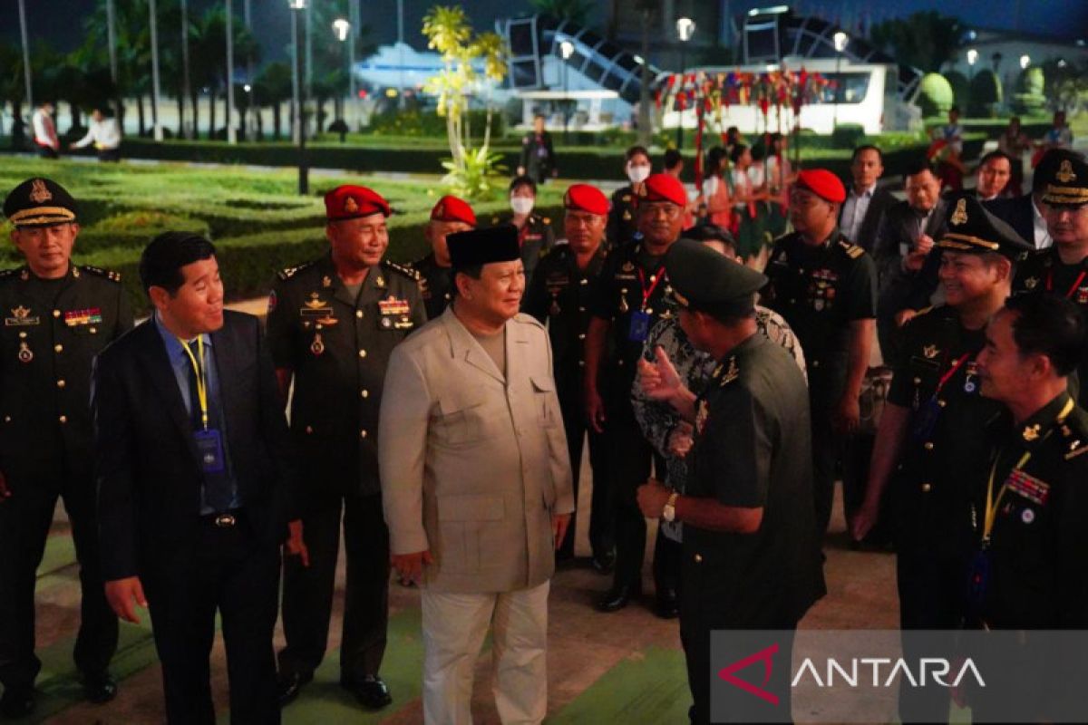 Menhan Prabowo dapat pekik salam komando dari Kopassus Kamboja