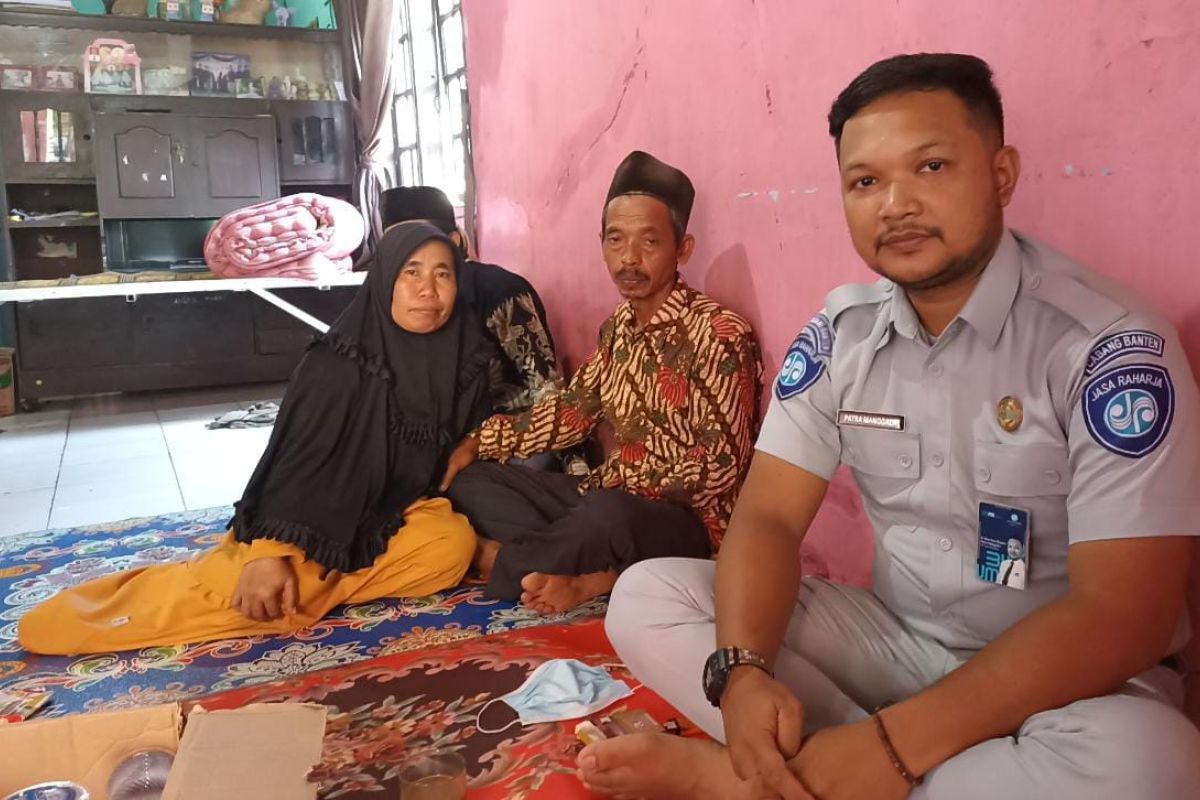 Jasa Raharja Banten serahkan santunan kepada ahliwaris korban kecelakaan TKP di Cikupa Tangerang