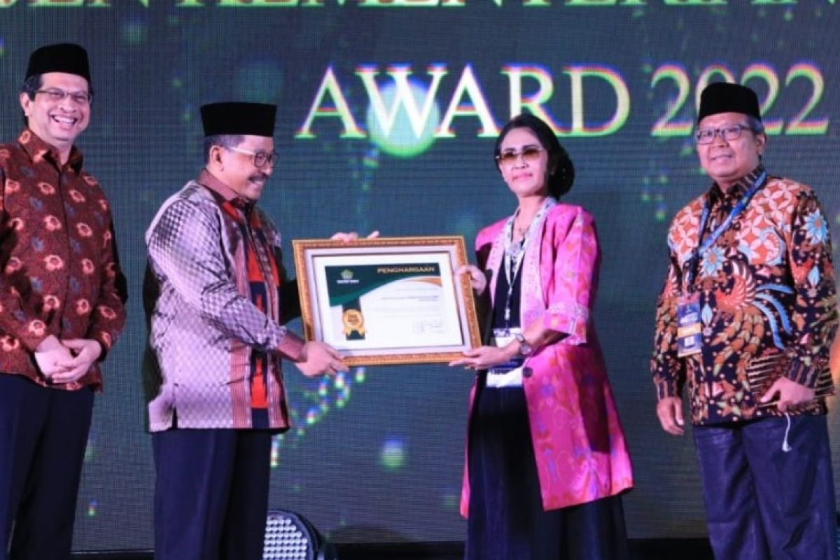 Kanwil Kemenag Bali terima penghargaan Itjen Awards