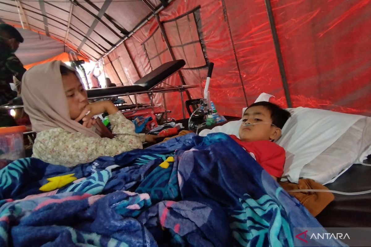 Azka, bocah berusia 4 tahun selamat usai tertimbun 3 hari di Cianjur Jabar