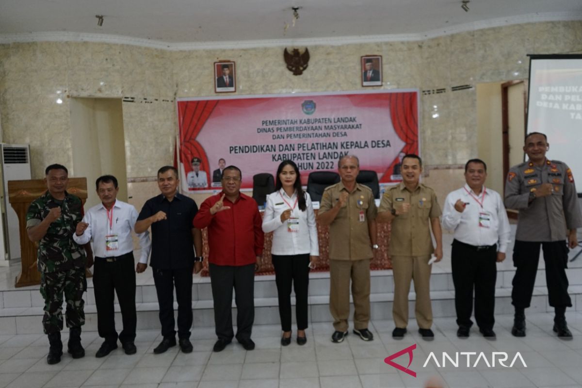 Pemkab Landak latih kades maksimalkan pengelolaan potensi