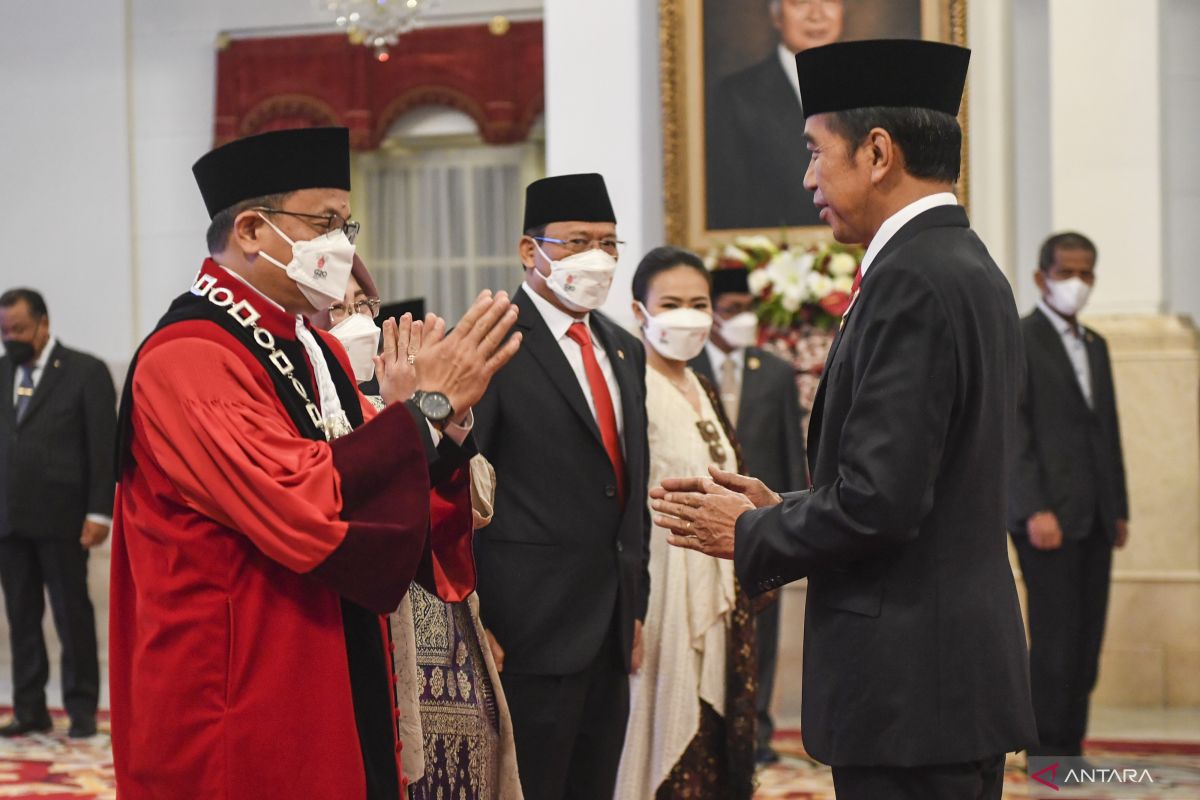 Presiden Jokowi suap Ketua MK Rp500 miliar hoaks!