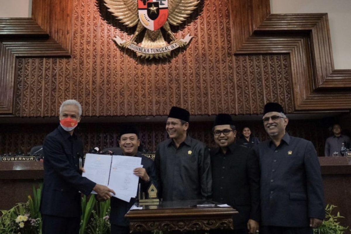 Gubernur - DPRD Jateng teken RAPBD 2023