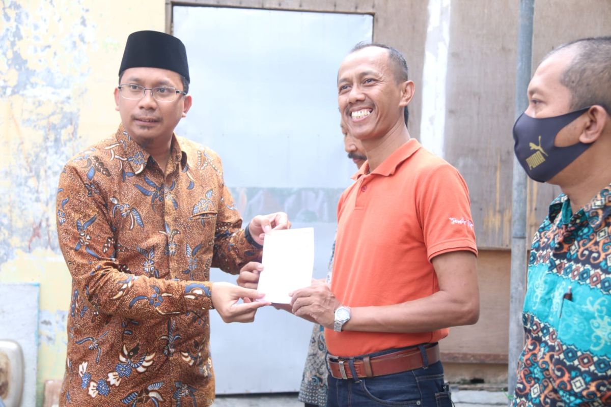 Pemkab Sidoarjo salurkan bantuan untuk warga korban angin kencang