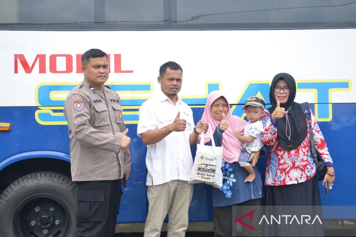 Mobil Sehat PT Timah datangi warga Lingkungan Ake, Kelurahan Sinar Jaya