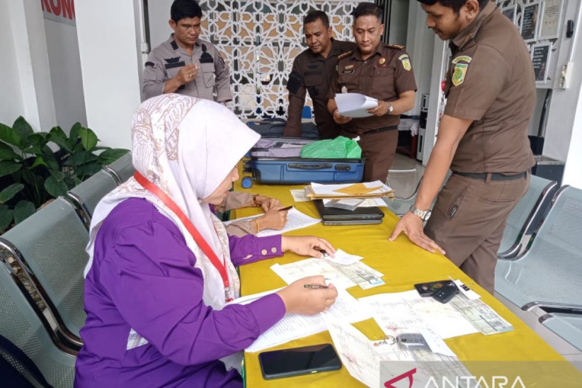 Kejari Banda Aceh kembalikan 80 barang bukti dari kasus investasi bodong Yalsa Boutique
