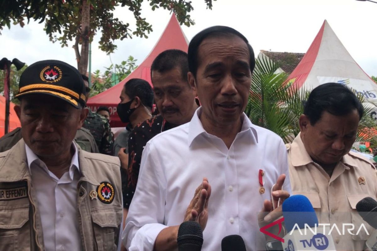 President reviews medical treatment of Cianjur quake survivors