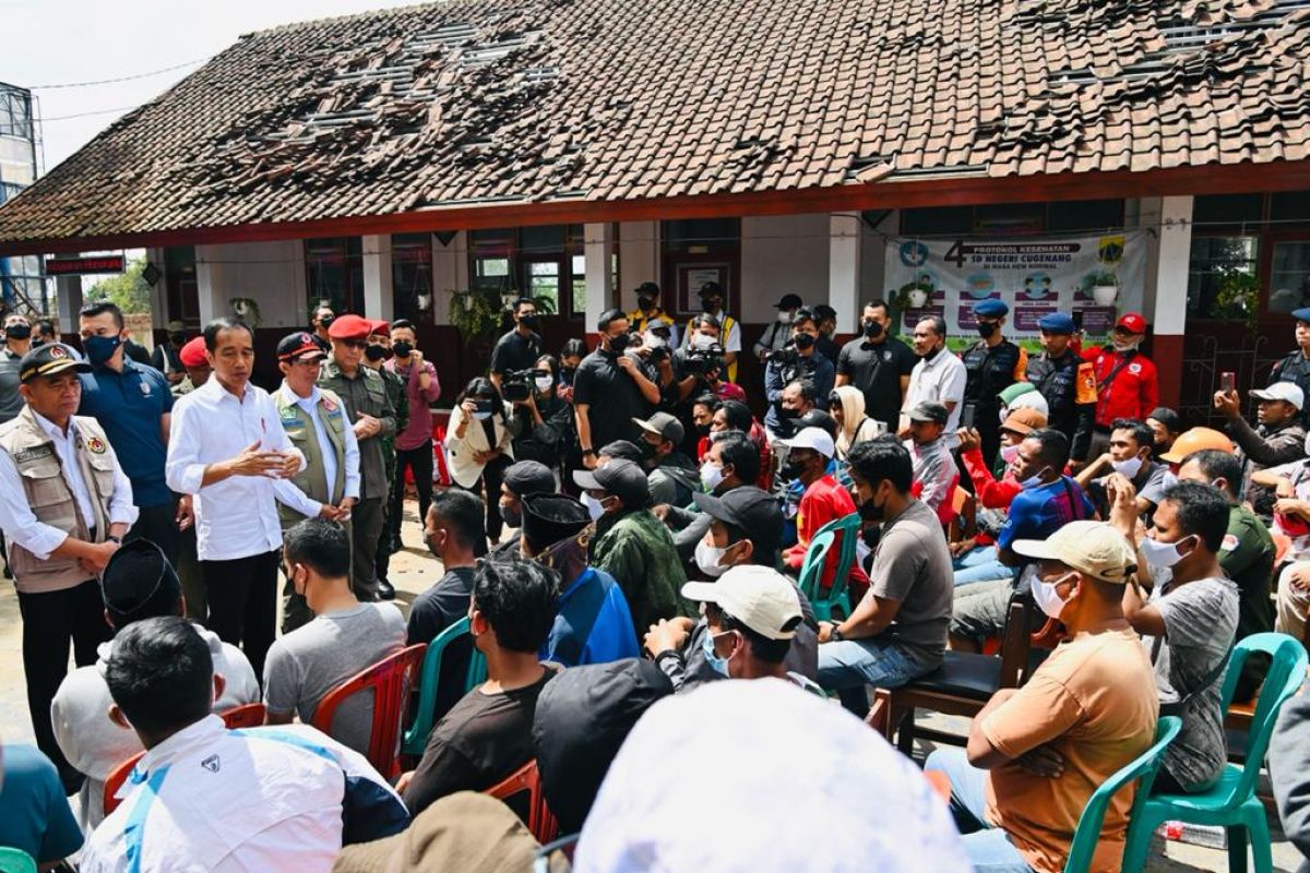 Presiden Jokowi tinjau Kecamatan Cugenang terdampak gempa terparah