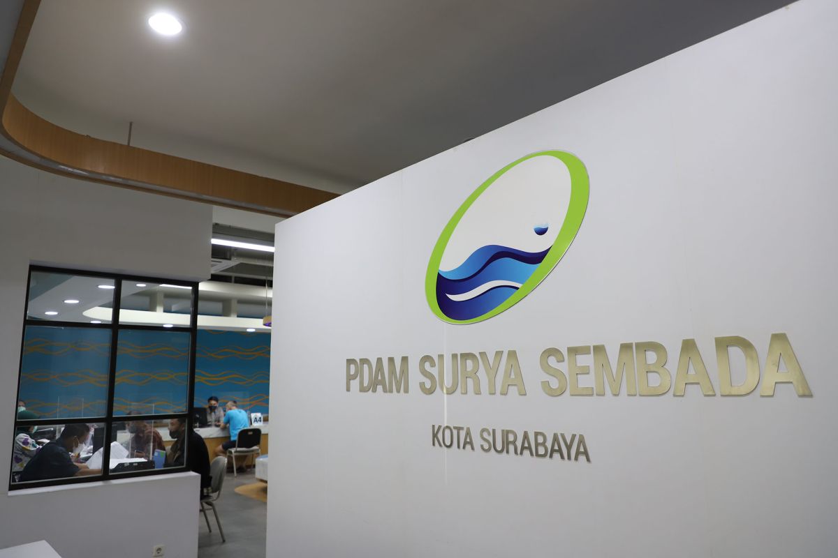 Cak Eri gratiskan air PDAM untuk warga miskin di Surabaya