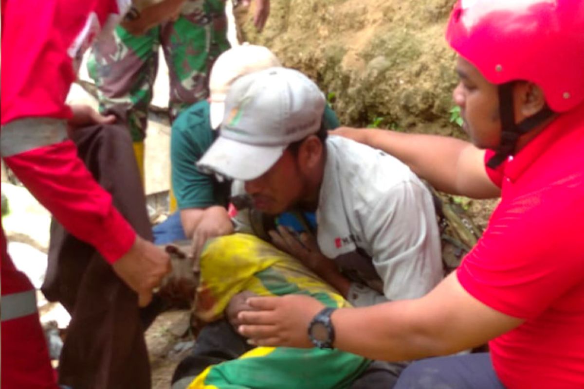 PMI Jaksel berhasil evakuasi jenazah korban gempa Cianjur