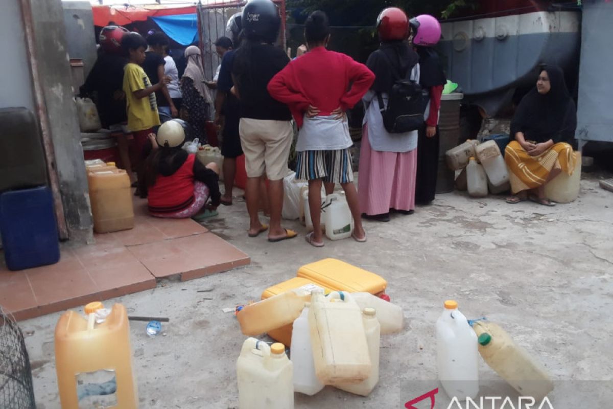 Jelang Natal harga minyak tanah di Kupang tembus Rp15.000 per liter